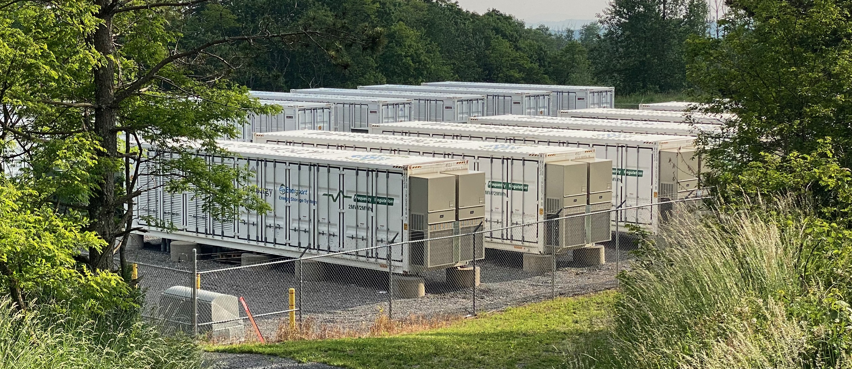Containerised battery energy storage units